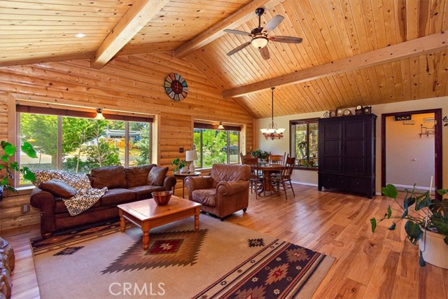Detail Gallery Image 6 of 38 For 227 Santa Barbara Ave, Sugarloaf,  CA 92386 - 3 Beds | 2 Baths