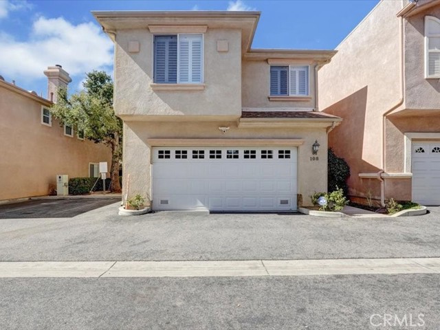 10025 Topanga Canyon, 108