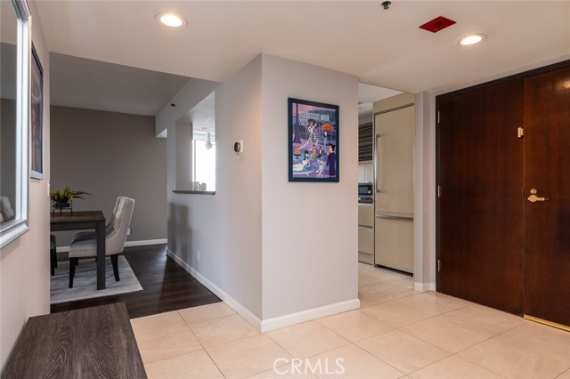 Detail Gallery Image 7 of 66 For 345 Pioneer Dr #1201,  Glendale,  CA 91203 - 2 Beds | 2 Baths