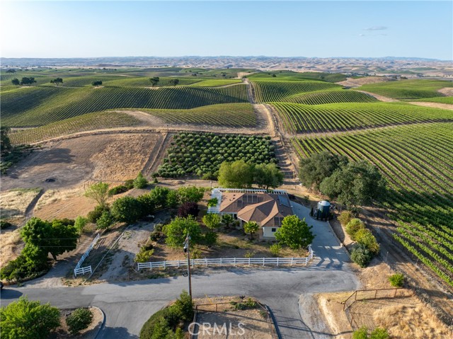 5015 Stagg Hill Place, Paso Robles CA: https://media.crmls.org/medias/8436d171-e264-46ac-b8cb-76daeb20580d.jpg