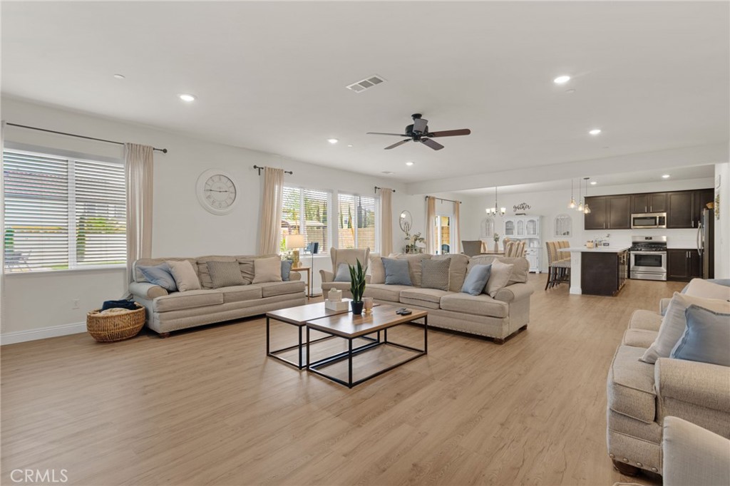 MLS #DW25261421 image #14