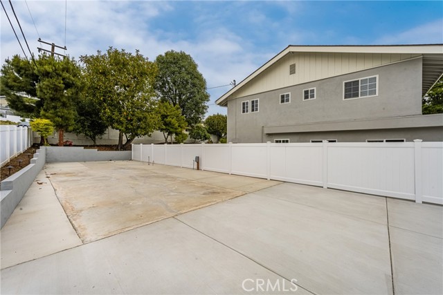 19201 Barrett Lane, North Tustin CA: https://media.crmls.org/medias/8439ae8d-8101-44b6-a14f-52e0c3ce4904.jpg