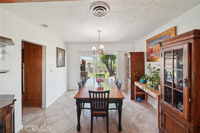 Detail Gallery Image 13 of 54 For 6769 Sunset Cir, Riverside,  CA 92505 - 3 Beds | 2 Baths