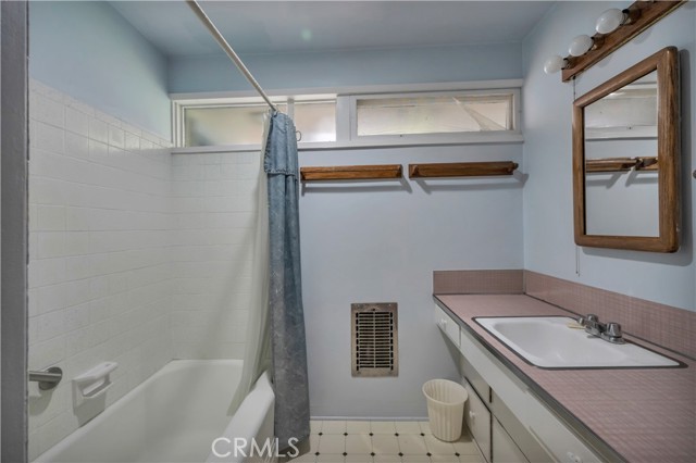 Detail Gallery Image 10 of 29 For 649 Gould, Hermosa Beach,  CA 90254 - 4 Beds | 3 Baths