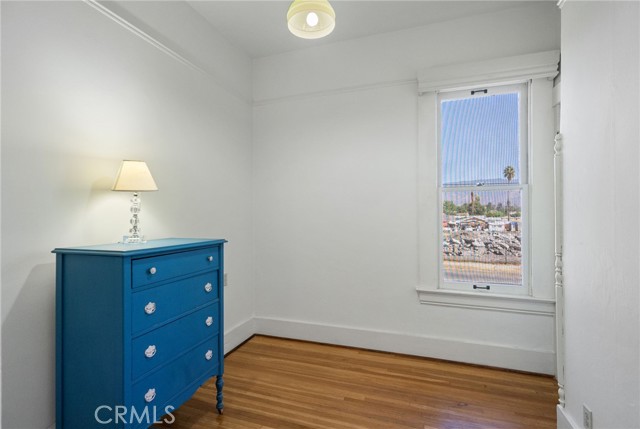 591 W 9th, San Bernardino CA: https://media.crmls.org/medias/843aaa9b-aa11-4d8e-8845-739525524c96.jpg