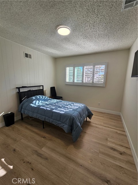 Detail Gallery Image 10 of 10 For 20152 Acre, Winnetka,  CA 91306 - 4 Beds | 2 Baths