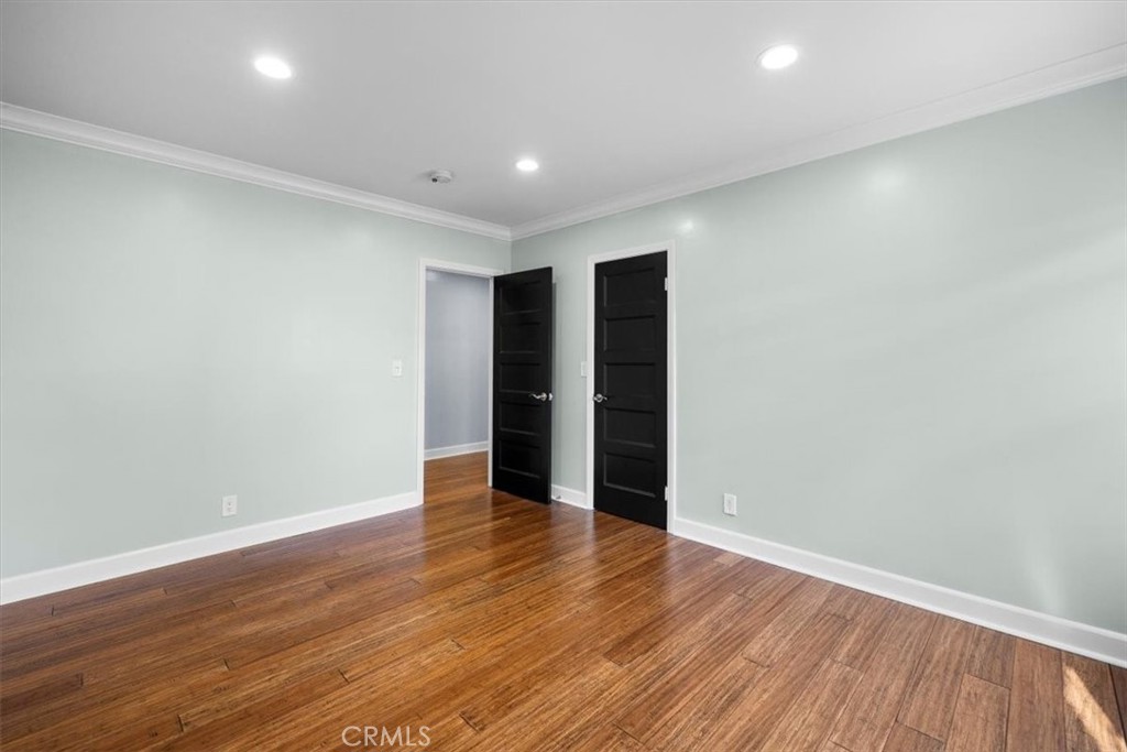 https://media.crmls.org/medias/843aeb81-ca06-4a7b-8169-781ff15659c9.jpg?preset=X-Large