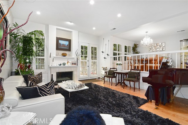 Detail Gallery Image 7 of 33 For 20950 Oxnard St #11,  Woodland Hills,  CA 91367 - 3 Beds | 2/1 Baths