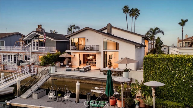 Detail Gallery Image 4 of 47 For 4072 Morning Star, Huntington Beach,  CA 92649 - 4 Beds | 4 Baths