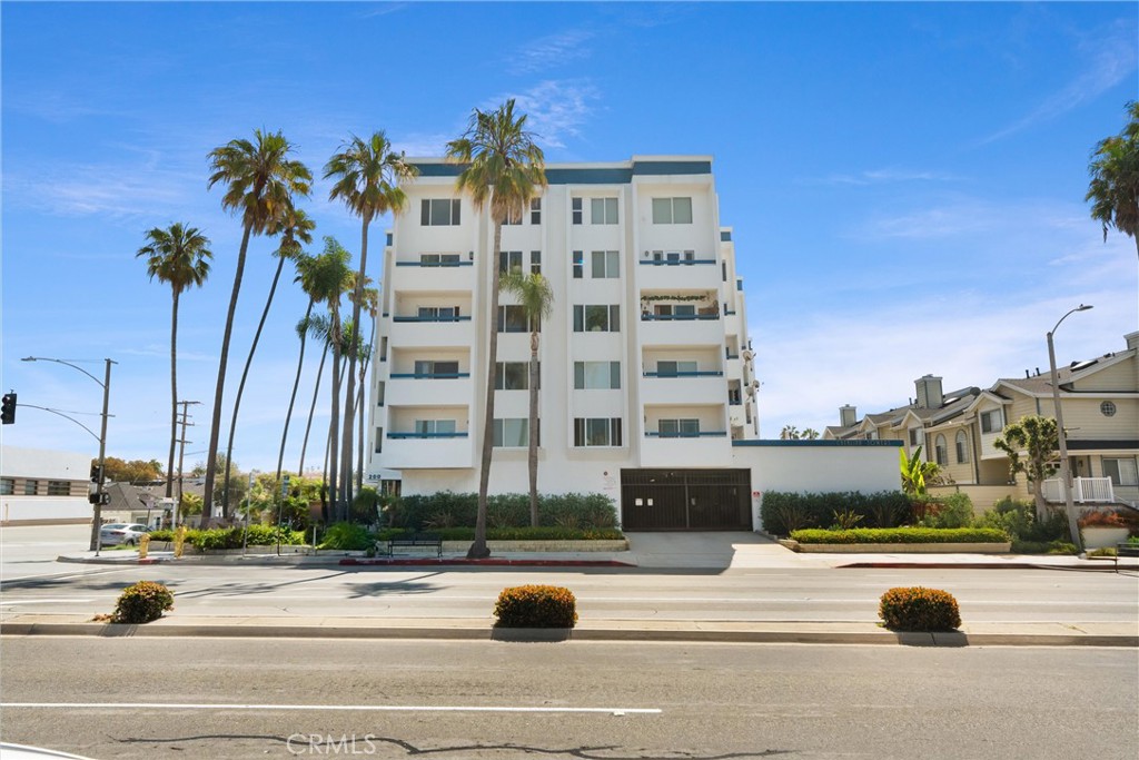 200 S Catalina Avenue #102