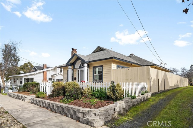 Detail Gallery Image 2 of 49 For 1233 1st, Oroville,  CA 95965 - 2 Beds | 1 Baths