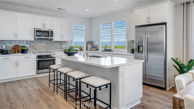 Detail Gallery Image 2 of 25 For 2612 E Hyde Paseo, Ontario,  CA 91762 - 4 Beds | 3/1 Baths