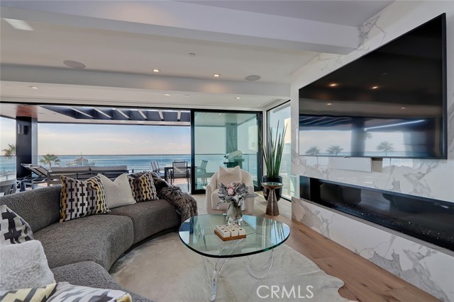 Detail Gallery Image 14 of 35 For 1208 the Strand #C,  Manhattan Beach,  CA 90266 - 3 Beds | 3 Baths