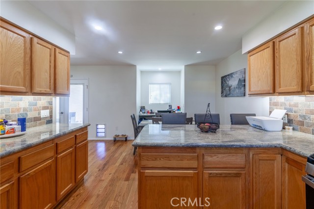 Image 7 of 34 For 10838 Burnet Avenue