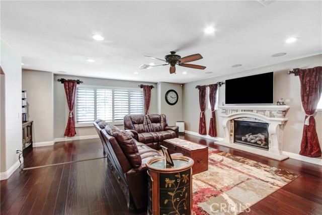 Detail Gallery Image 3 of 45 For 533 Woodhaven Ct, Upland,  CA 91786 - 4 Beds | 3/1 Baths
