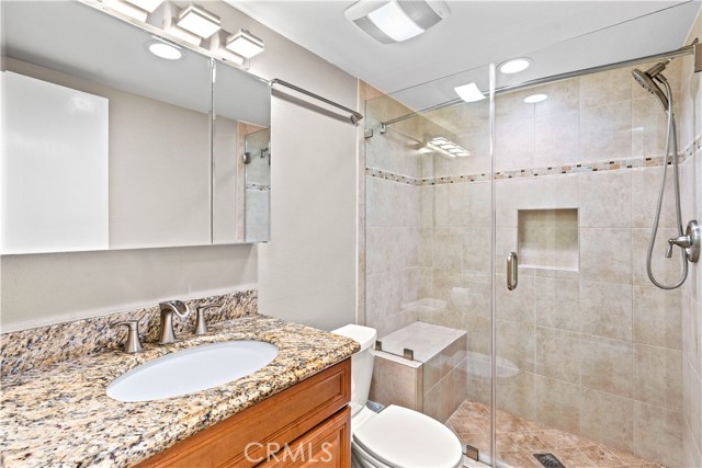 Detail Gallery Image 18 of 35 For 21 Summerwalk Ct, Newport Beach,  CA 92663 - 2 Beds | 2 Baths