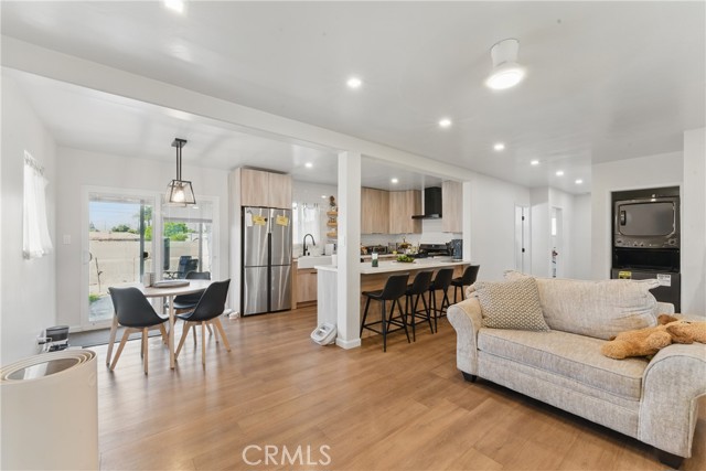 415 Cadbrook Drive, La Puente CA: https://media.crmls.org/medias/844003fd-72c2-496c-8f03-02556ab986aa.jpg