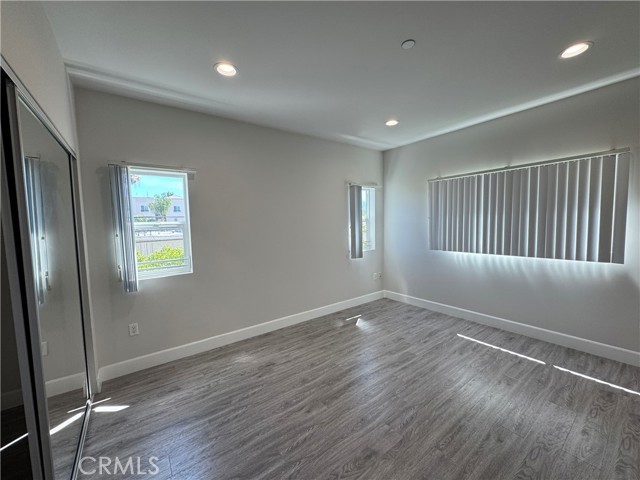 Detail Gallery Image 14 of 27 For 5432 Hermitage Ave #202,  Valley Village,  CA 91607 - 3 Beds | 2 Baths