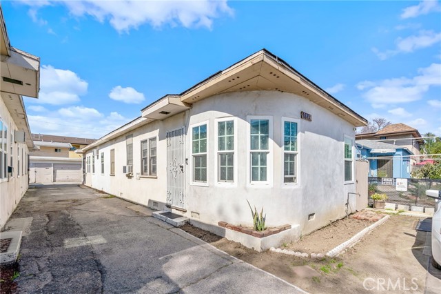 5841 Tujunga Avenue, North Hollywood CA: https://media.crmls.org/medias/84406054-e247-4167-8b66-2dca7327d77b.jpg