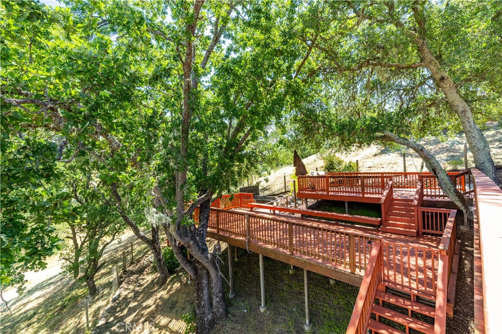 https://media.crmls.org/medias/84408758-3256-48b1-8d8f-20f0f63342f7.jpg?preset=X-Large