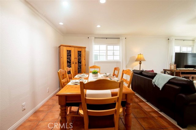 Detail Gallery Image 11 of 62 For 7310 Balboa Bld #F,  Van Nuys,  CA 91406 - 2 Beds | 3 Baths