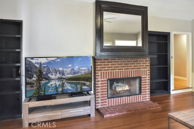 Detail Gallery Image 16 of 26 For 23017 Sylvan St, Woodland Hills,  CA 91367 - 3 Beds | 2/1 Baths