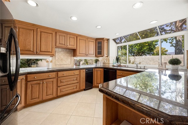 45 Colonial, Irvine CA: https://media.crmls.org/medias/84419f1c-9e9d-4bbc-ba87-469b5984215c.jpg
