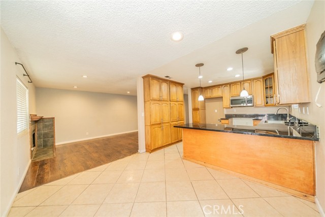 Detail Gallery Image 13 of 38 For 15060 Manzanita Dr, Fontana,  CA 92335 - 3 Beds | 2 Baths