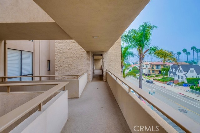 Detail Gallery Image 12 of 53 For 727 Esplanade, Redondo Beach,  CA 90277 - 2 Beds | 2/1 Baths