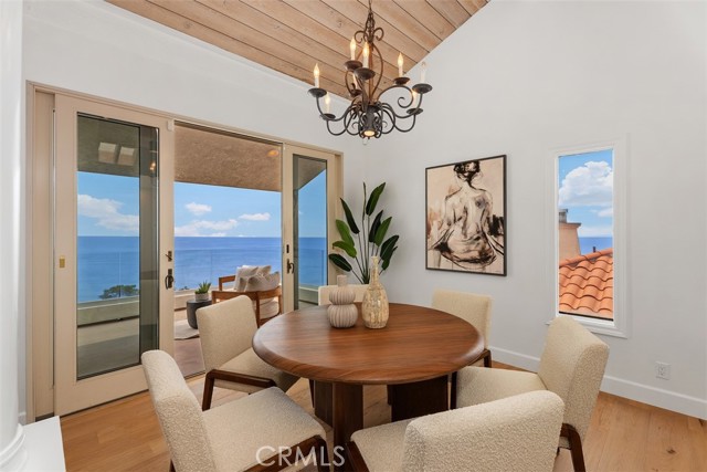 Detail Gallery Image 11 of 41 For 2526 Encina Way, Laguna Beach,  CA 92651 - 3 Beds | 3/1 Baths