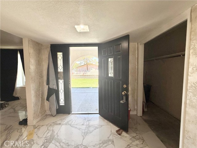 135 S Broadway St, Ridgecrest, CA 93555 photo 4