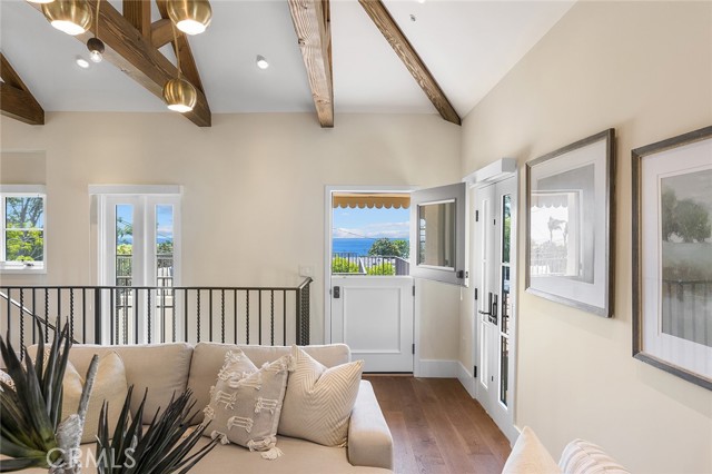 Detail Gallery Image 5 of 21 For 433 Locust St #C,  Laguna Beach,  CA 92651 - 1 Beds | 1/1 Baths