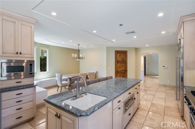7460 Alida Place, Rancho Palos Verdes CA: https://media.crmls.org/medias/8442a6d3-768a-4997-8f18-e9873147f2e6.jpg