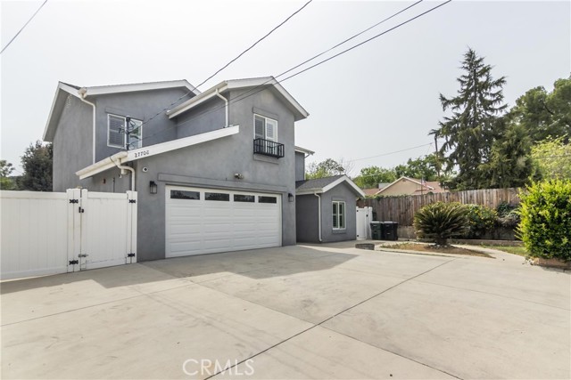 Detail Gallery Image 2 of 20 For 27708 Ferguson Drive, Castaic,  CA 91384 - 5 Beds | 3 Baths