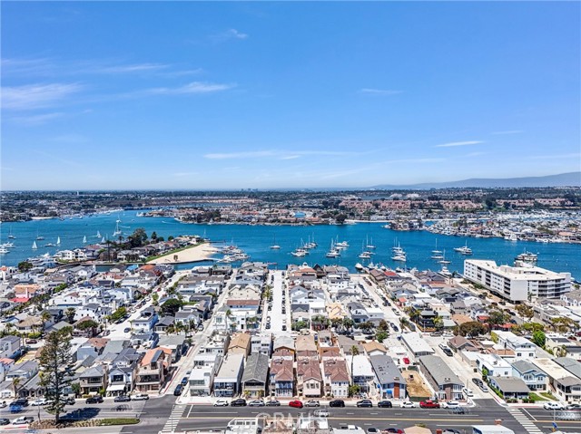 206 E Balboa Boulevard, Newport Beach, California 92661, 3 Bedrooms Bedrooms, ,3 BathroomsBathrooms,Residential Lease,For Rent,206 E Balboa Boulevard,CRIV25010739