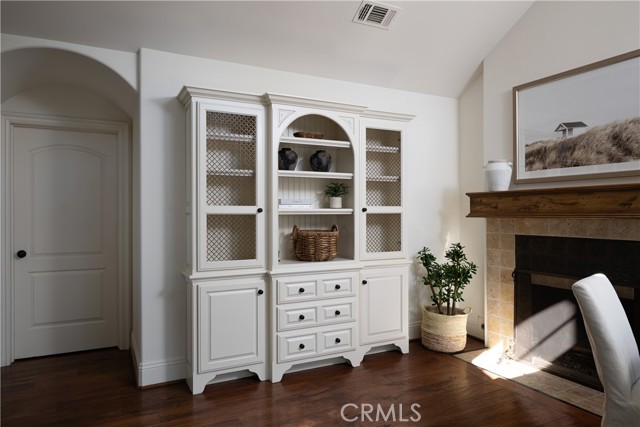 Detail Gallery Image 33 of 54 For 2001 Yacht Resolute, Newport Beach,  CA 92660 - 3 Beds | 2/1 Baths