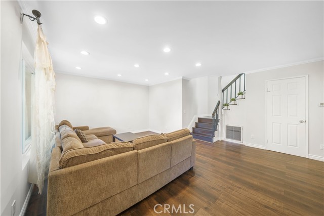 12244 Runnymede Street, 2 photo 4