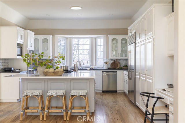 Detail Gallery Image 5 of 37 For 28537 North Shore, Lake Arrowhead,  CA 92352 - 4 Beds | 4/1 Baths