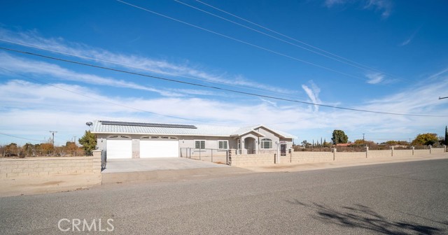 Detail Gallery Image 1 of 37 For 15402 Pamela Ln, Victorville,  CA 92394 - 4 Beds | 3 Baths