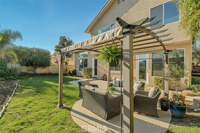 Detail Gallery Image 4 of 46 For 14218 Yellowstone Ln, Canyon Country,  CA 91387 - 6 Beds | 4 Baths