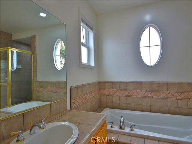 504 Dahlia Avenue, Corona del Mar CA: https://media.crmls.org/medias/84452149-3d1b-456b-9c65-0ae44128f7f3.jpg