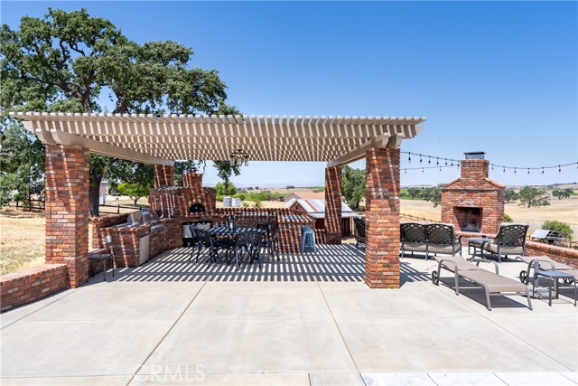 26 Deer View Lane, Templeton CA: https://media.crmls.org/medias/84461621-fbd4-45bb-89d7-ce7e06188f6f.jpg