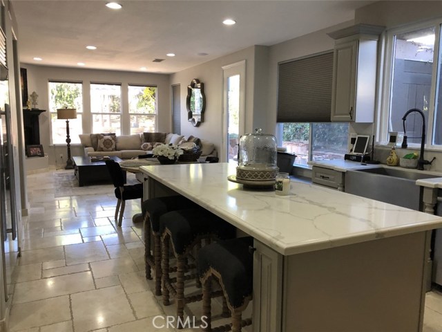 Detail Gallery Image 5 of 14 For 633 via Linda, Newbury Park,  CA 91320 - 5 Beds | 4/1 Baths