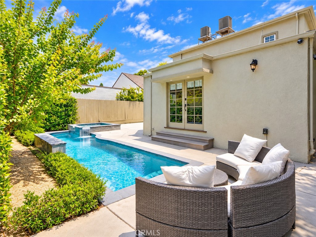 515 N Crescent Heights — image 1