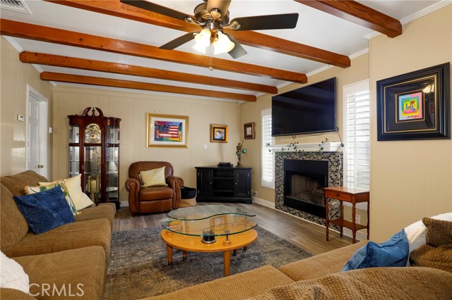 Detail Gallery Image 10 of 31 For 6475 Turnergrove Dr, Lakewood,  CA 90713 - 3 Beds | 2 Baths