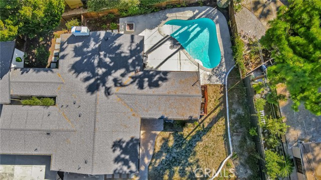 Detail Gallery Image 6 of 40 For 4941 Rigoletto St, Woodland Hills,  CA 91364 - 3 Beds | 2/1 Baths