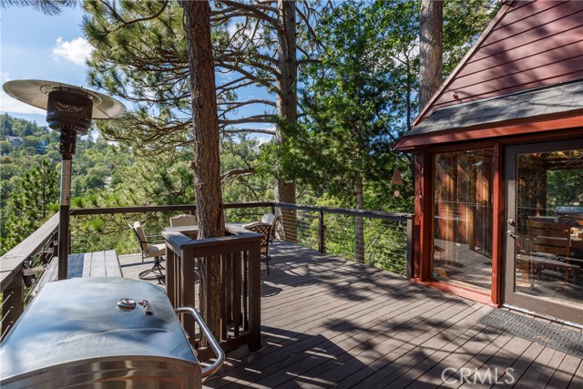 1370 Calgary Drive, Lake Arrowhead CA: https://media.crmls.org/medias/84497096-d333-4d79-8826-3a3b1ff994ff.jpg