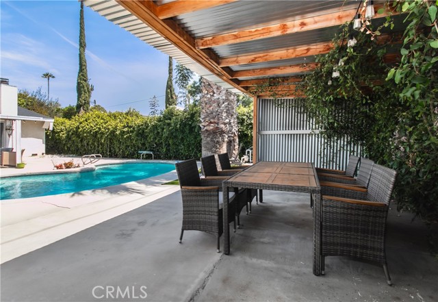 8527 Casaba Avenue, Winnetka CA: https://media.crmls.org/medias/84497536-4209-4a3c-9ae1-80cfbe40c734.jpg