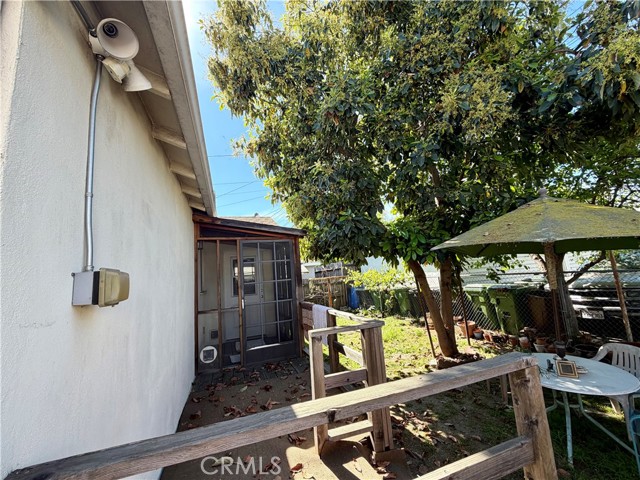 Detail Gallery Image 10 of 13 For 4064 Perlita, Los Angeles,  CA 90039 - – Beds | – Baths