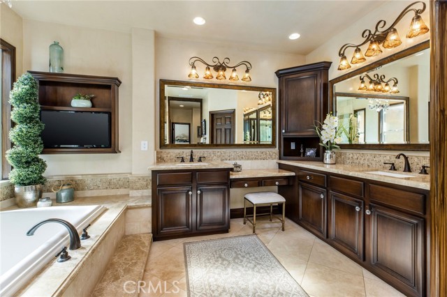 Detail Gallery Image 36 of 75 For 11 Sunswept Mesa, Aliso Viejo,  CA 92656 - 5 Beds | 4/1 Baths